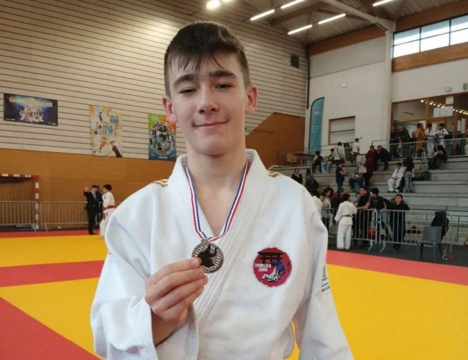 Image de l'actu 'ARNAUD DESCHAMPS EN OR AU CIRCUIT AURA MINIMES EN ARDECHE'