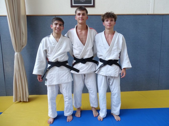 Image de l'actu 'TROIS NOUVELLES CEINTURES NOIRES AU DOJO DE CHARLIEU'