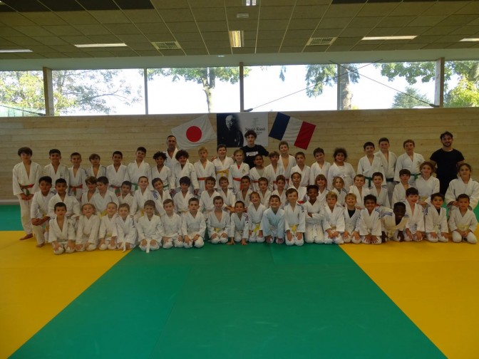 Image de l'actu '60 JUDOKAS DES DOJOS CHARLIEU-RIORGES RASSEMBLES EN STAGE A RIORGES'