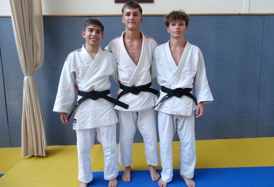 TROIS NOUVELLES CEINTURES NOIRES AU DOJO DE CHARLIEU